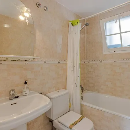 Apartamento 3bdr 2 Bath With Parking In The Location Benalmádena